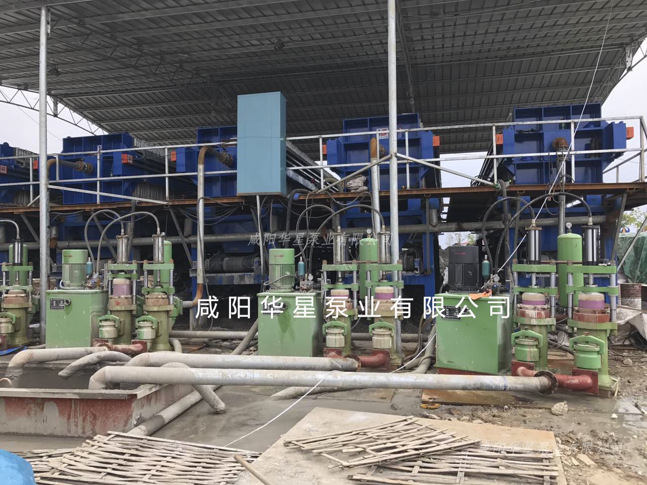 陶瓷泥漿泵在打樁污泥方面當(dāng)作壓濾機入料泵對壓濾機進行注漿